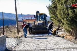 DULKADİROĞLU’NDAN PARKE ÇALIŞMASI