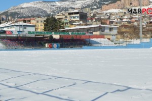 Kahramanmaraş’ta futbol müsabakalarına kar engeli