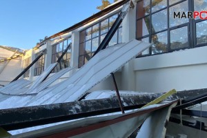 Kahramanmaraş'ta Spor salonunun çatısı yoğun kara dayanamadı