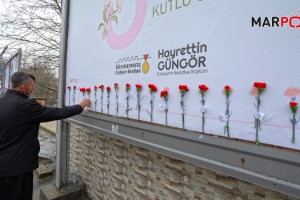 Kadınlar Gününde Şehir Karanfillerle Donatıldı