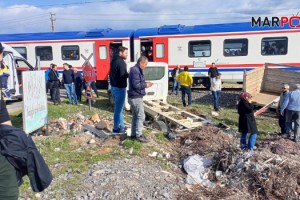 Kahramanmaraş’ta kamyonet yolcu trenine çarptı:2 yaralı