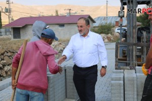 Afşin Koçovası Mahallesi’nde yol çalışmaları hız kesmeden devam ediyor