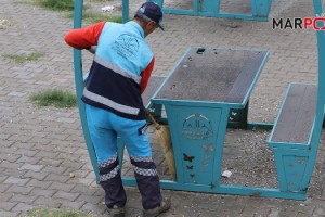 Dulkadiroğlu Belediyesi Parklarda Bulunan Oyun Guruplarını Onardı