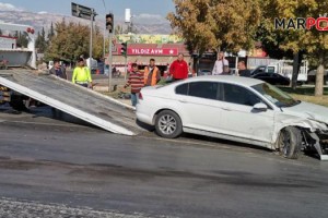 Kahramanmaraş'ta iki otomobil kafa kafaya çarpıştı: 1 yaralı