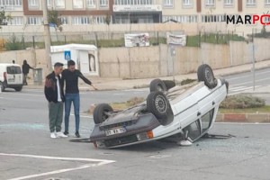 Kahramanmaraş’ta trafik kazasında otomobil takla attı: 3 yaralı