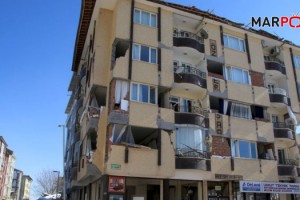 Depremde Ağır Hasar Görmüş Binalar: Yıkımın İzleri Hala Taze