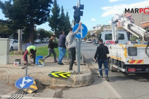 Büyükşehir, Trafik İşaret ve İşaretçilerinin Bakımını Sürdürüyor