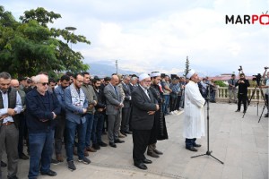 Filistin’de Hayatını Kaybedenler İçin Gıyabi Cenaze Namazı Kılındı