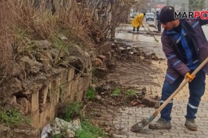 Türkoğlu’nun Sokakları Büyükşehir’le Hafriyat Atıklarından Temizleniyor