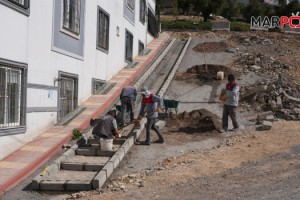 Onikişubat Belediyesi’nden 9 farklı mahallede eş zamanlı kaldırım ve yol çalışması